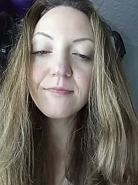 KattyLuuu – Naživo XXX chat