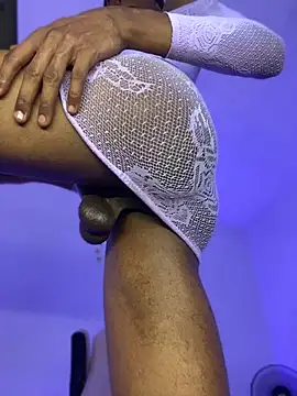 Chat +18 de Mia_royal ao vivo