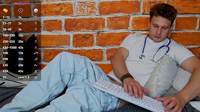 XXX chat uživo modela charlie_smiley
