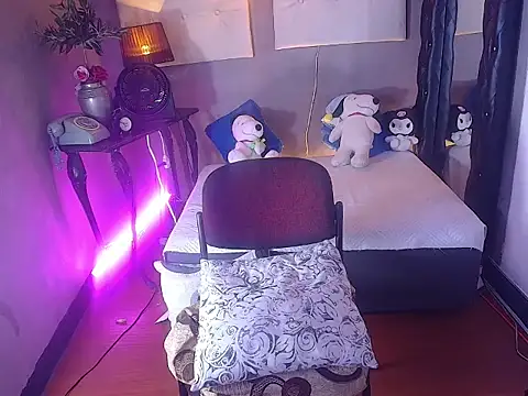 Ehkay_ live XXX chat