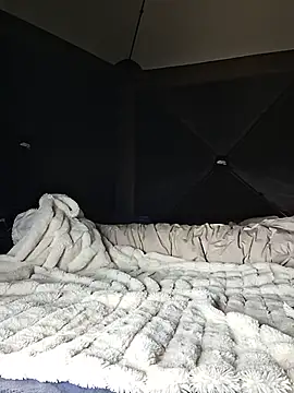 Letmepleaseyoubb: απευθείας συνομιλία ΧΧΧ