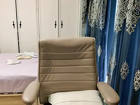 sjsibi 即時 XXX 聊天