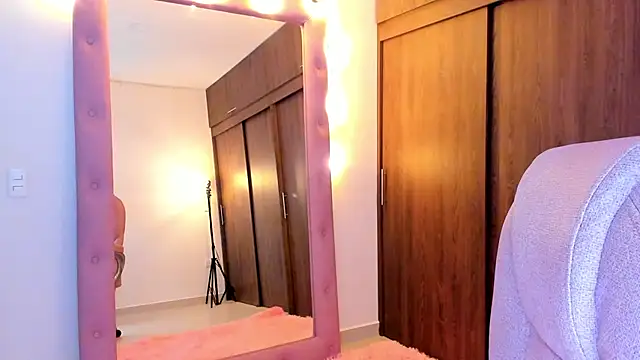 alikahouston4 Adlı Modelin Canlı XXX Sohbeti