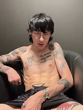 GothSadist live XXX chat
