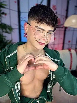 XXX chat uživo modela PRINCE_STEV