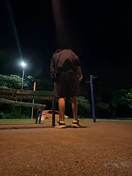 TonnyBottom লাইভ XXX চ্যাট