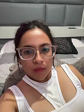 Alessandra-Mex92's Live Chat Room