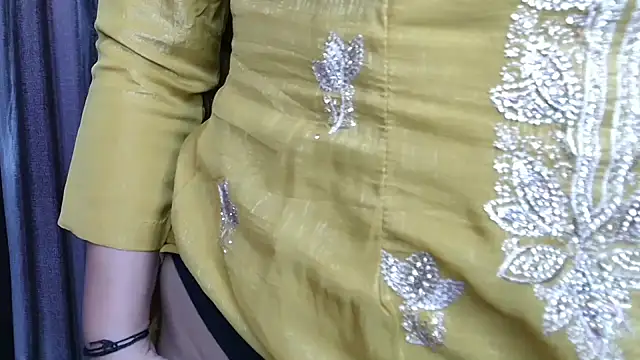 Radhika_4_you's Live XXX Chat