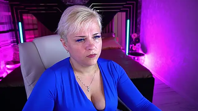 Chat +18 de CrystalVibe ao vivo