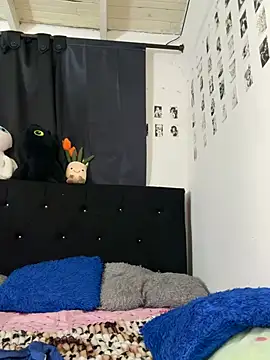 Milleradhara24 Adlı Modelin Canlı XXX Sohbeti