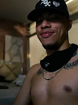 AlphaMasterXxx 라이브 XXX 채팅