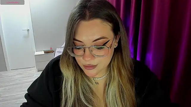 Chat +18 de MiraTorson ao vivo
