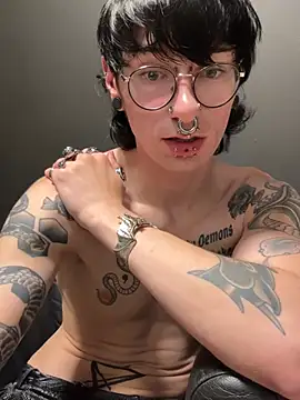 Živý XXX chat GothSadist