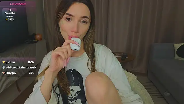 XXX chat uživo modela shuggybaby
