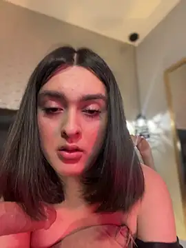 MiahWindsor XXX чат на живо