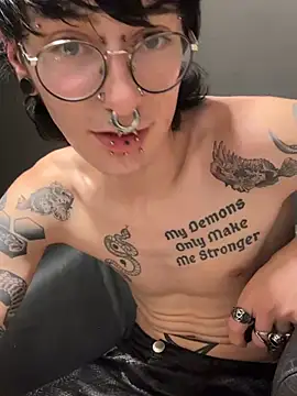 GothSadist XXX чат на живо