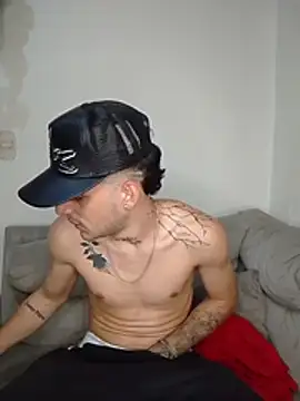 MaxHornyLatin Chat XXX live