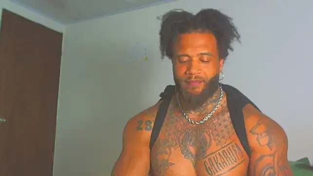 Chat +18 de ragnar0825 ao vivo