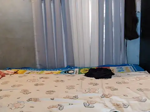 native_cummer élő XXX-chatje