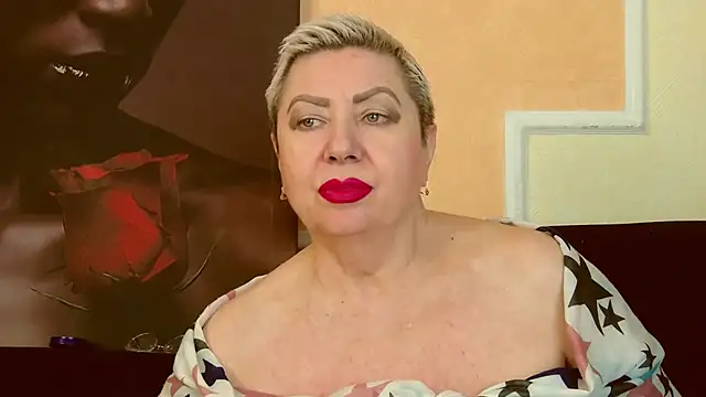LadyPosh's Live XXX Chat
