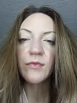 KattyLuuu Adlı Modelin Canlı XXX Sohbeti