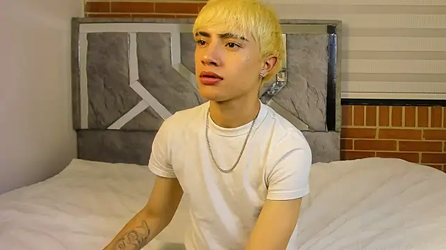 ThiagoDV élő XXX-chatje