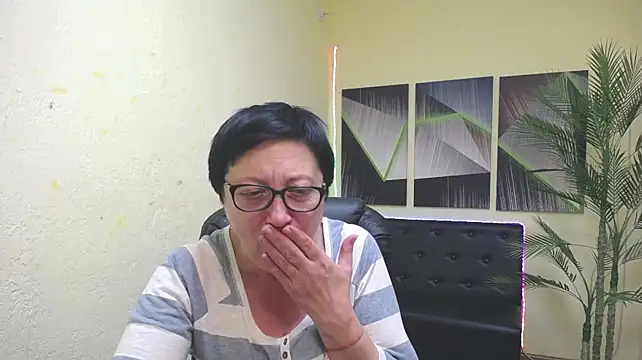 XXX chat uživo modela EmilyL0ve
