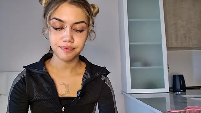 دردشة Mia_Syvelle الجنسية المباشرة