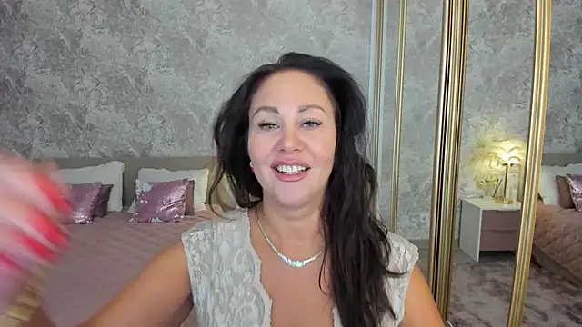MilaUrban Chat XXX in diretta