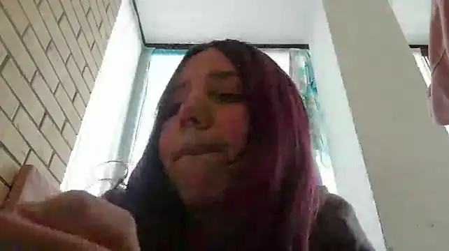 XXX chat uživo modela IronicBuckle