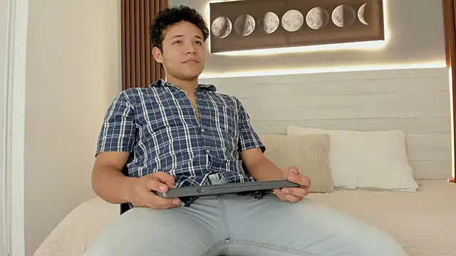 Axel_West8 Live XXX-chat