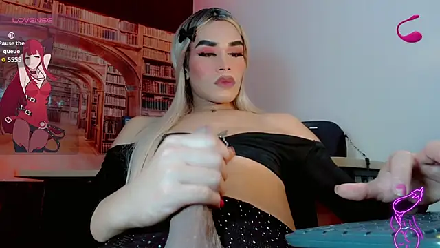 Michell_luxe Adlı Modelin Canlı XXX Sohbeti