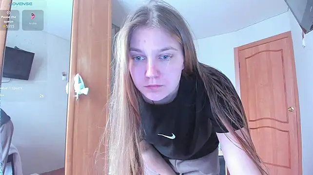Tiny_Kiss Live XXX-Chat