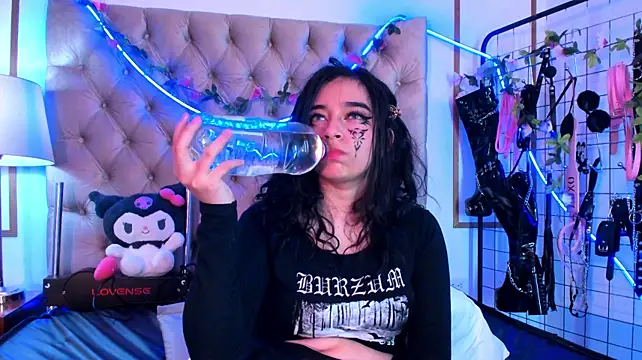 kira_Berry_ XXX чат на живо