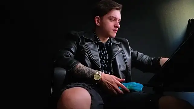 FelixStarkk Adlı Modelin Canlı XXX Sohbeti