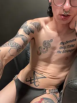 GothSadist Live XXX-chat