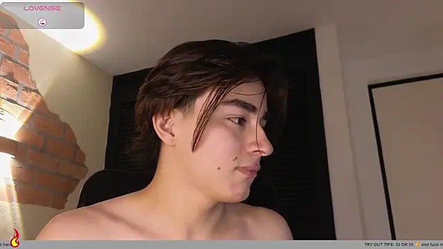 צ'אט XXX בשידור חי של Connorr_01