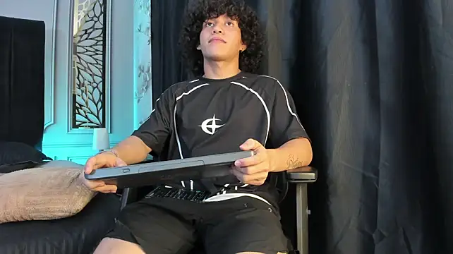 adrian_black86306: απευθείας συνομιλία ΧΧΧ