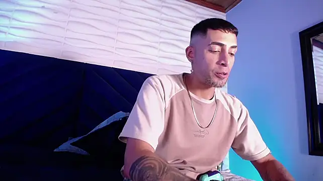 DrakeNeumann Live XXX Chat