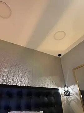 MiahWindsor Chat XXX in diretta