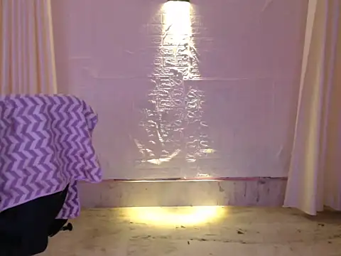 Sexy_Myra18 Adlı Modelin Canlı XXX Sohbeti