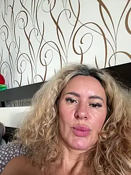 Tania201243 XXX чат на живо