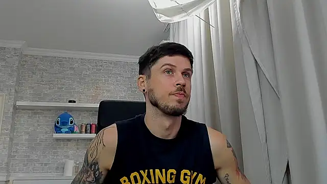 JonahShaw XXX чат на живо