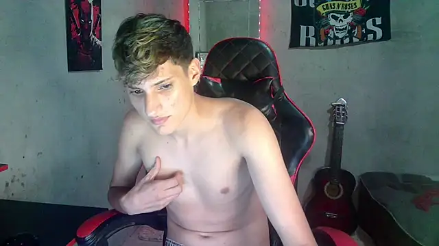 flaquito_junior Chat XXX in diretta