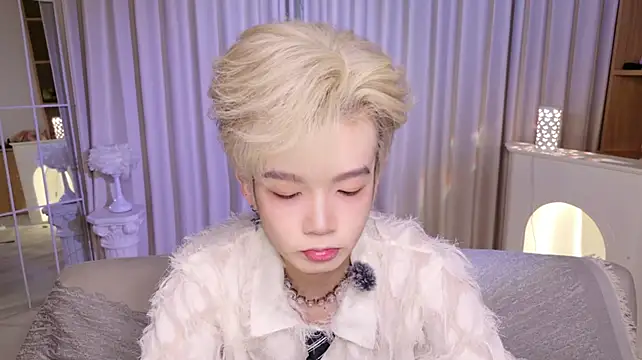 XiaoHuiHui-111 Pertunjukan Webcam
