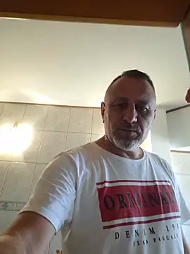 Dominator4y Chat XXX in diretta