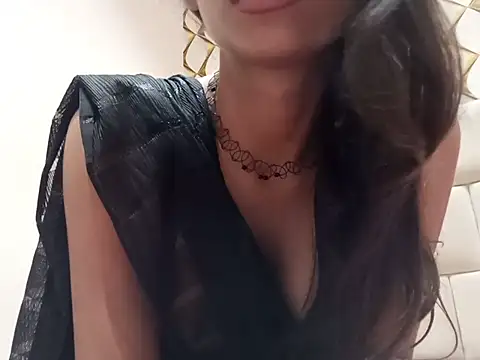 Fiza__khann Webbikameraesitys
