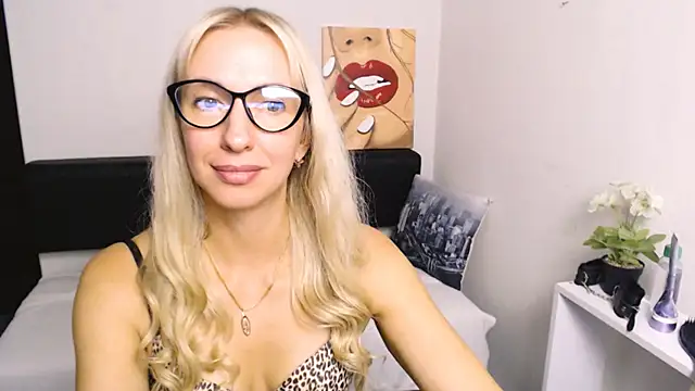 Cute_Smile_Shy live XXX chat