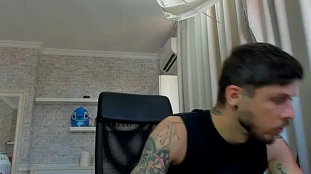 Živý XXX chat JonahShaw
