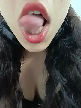 Chatroom XXX en direct de HazelCharm